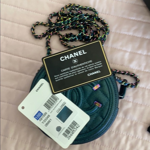 Chanel turquoise iridescent small round bag - Picture 3 of 5